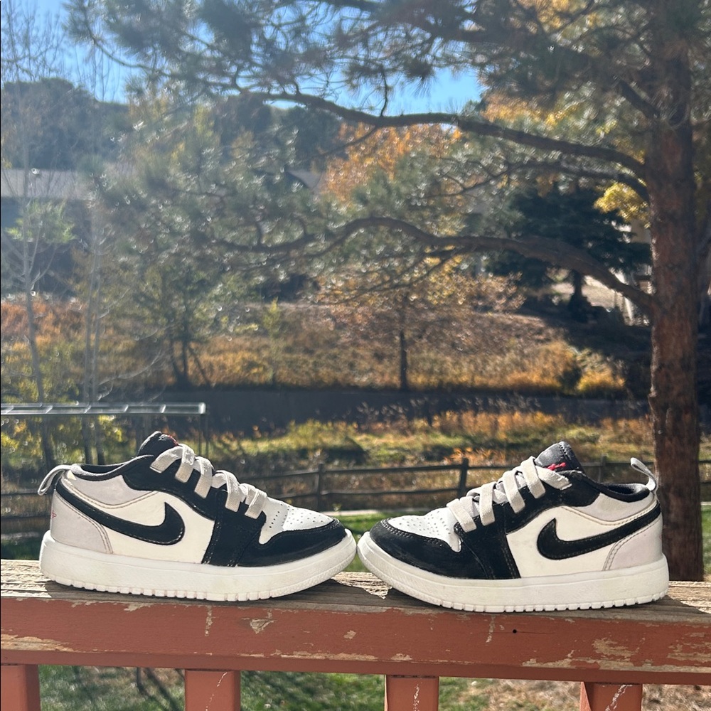 Nike Kids Black and White Jordan AJ 1 Low ALT SE